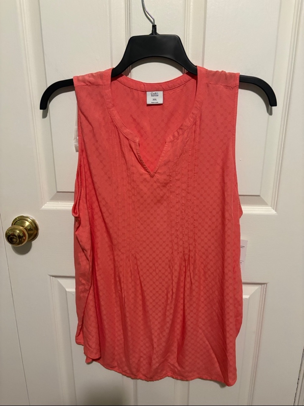 croft & barrow Coral Sleeveless V-Neck Tank with Textured Dot Pattern